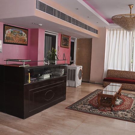 Hotel Samrat Kaushambi Ghaziabad Eksteriør bilde