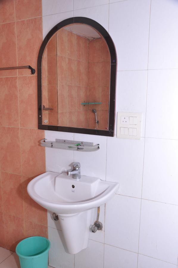 Hotel Samrat Kaushambi Ghaziabad Eksteriør bilde