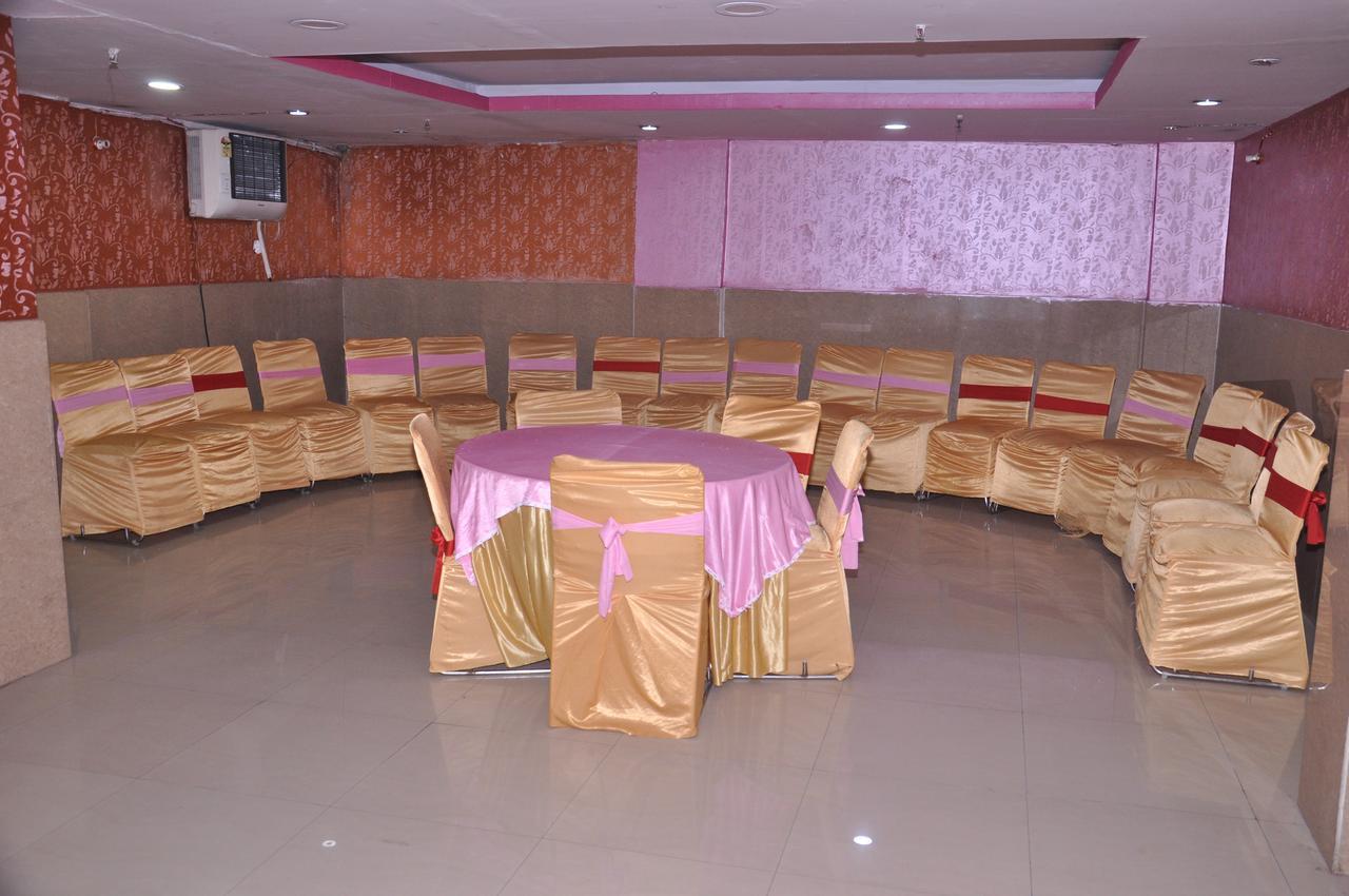 Hotel Samrat Kaushambi Ghaziabad Eksteriør bilde