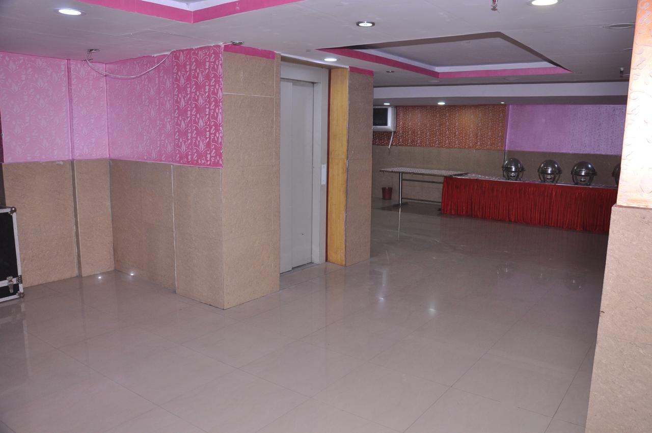 Hotel Samrat Kaushambi Ghaziabad Eksteriør bilde