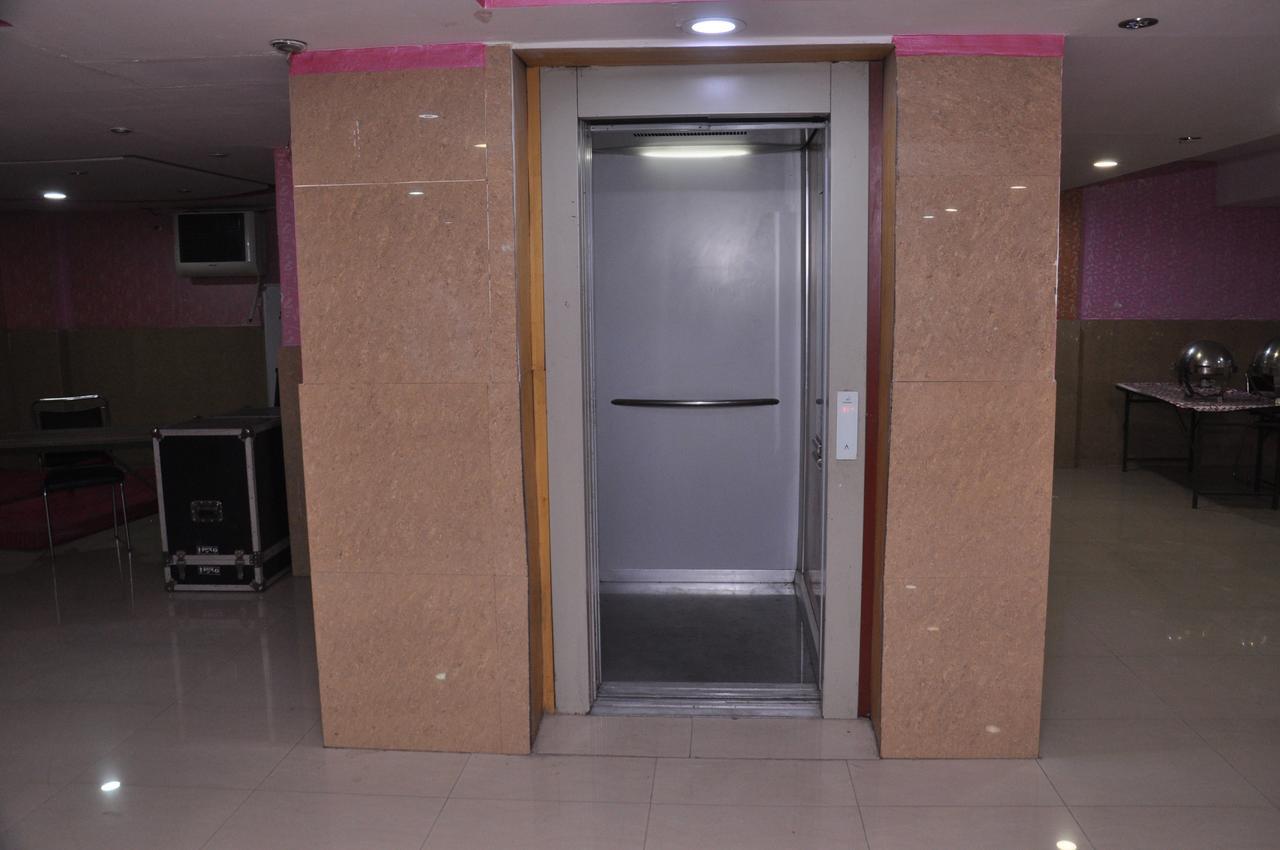 Hotel Samrat Kaushambi Ghaziabad Eksteriør bilde