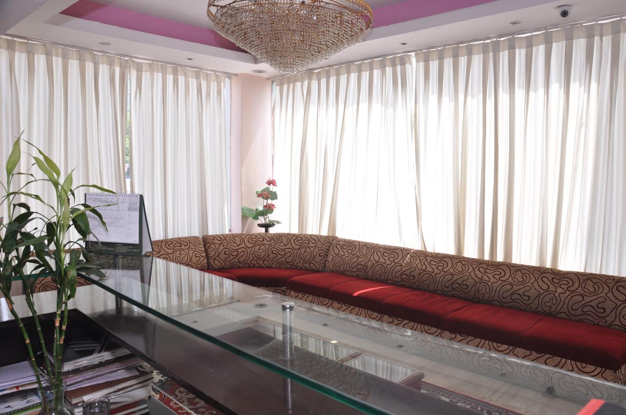 Hotel Samrat Kaushambi Ghaziabad Eksteriør bilde