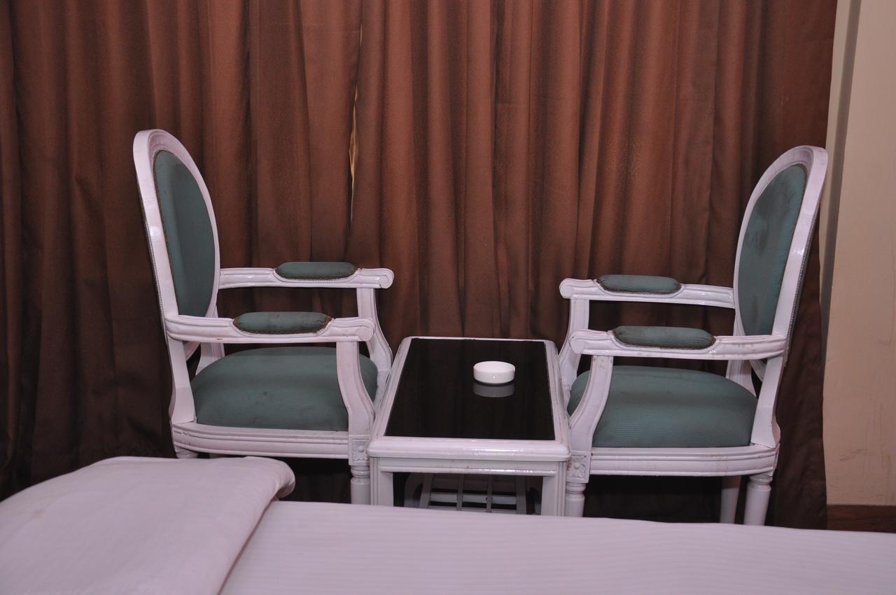 Hotel Samrat Kaushambi Ghaziabad Eksteriør bilde