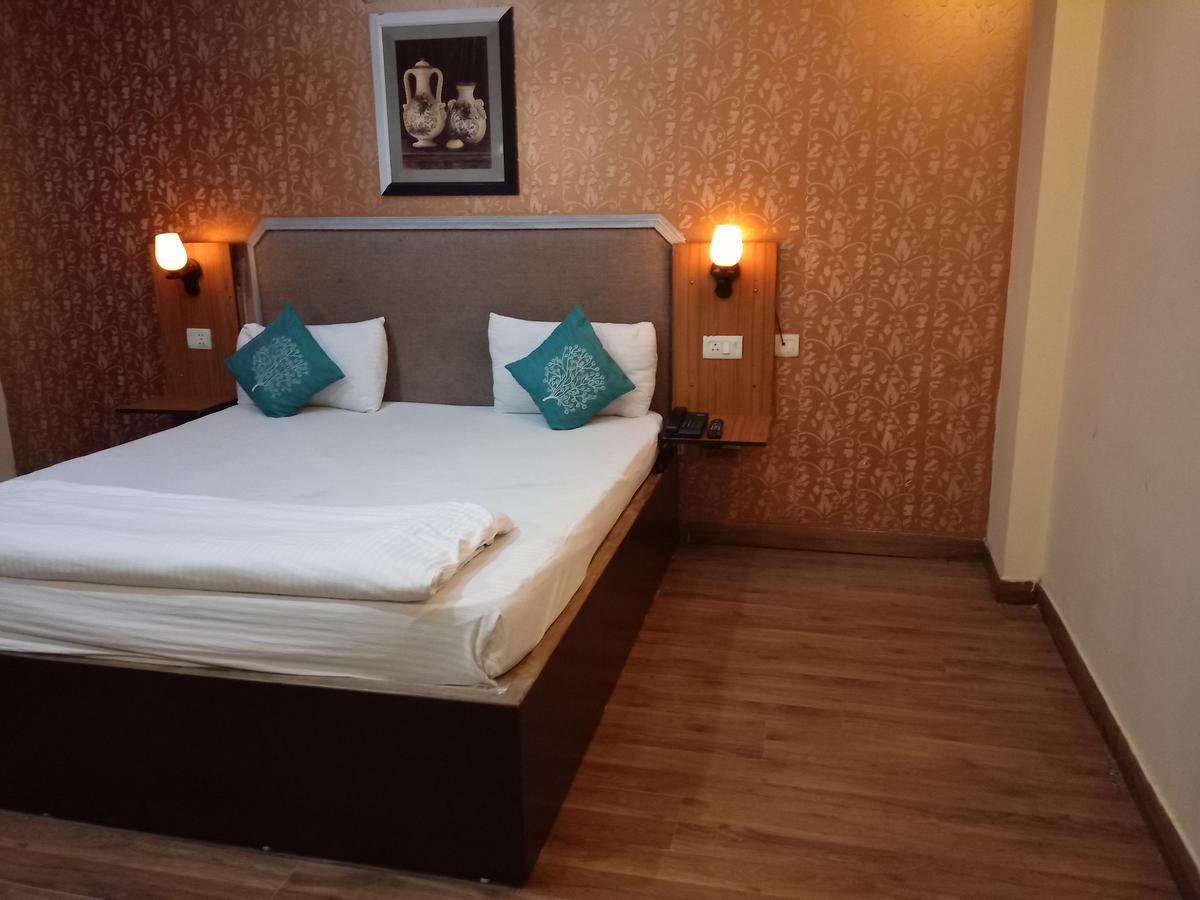 Hotel Samrat Kaushambi Ghaziabad Eksteriør bilde