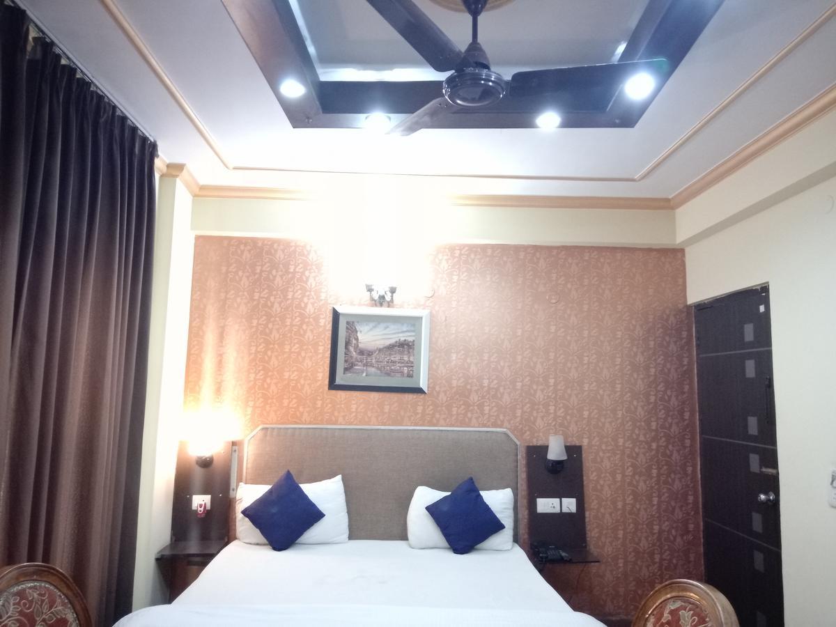 Hotel Samrat Kaushambi Ghaziabad Eksteriør bilde