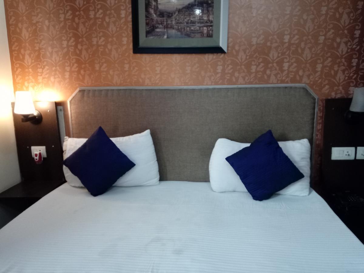 Hotel Samrat Kaushambi Ghaziabad Eksteriør bilde