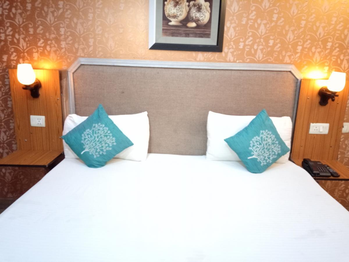 Hotel Samrat Kaushambi Ghaziabad Eksteriør bilde