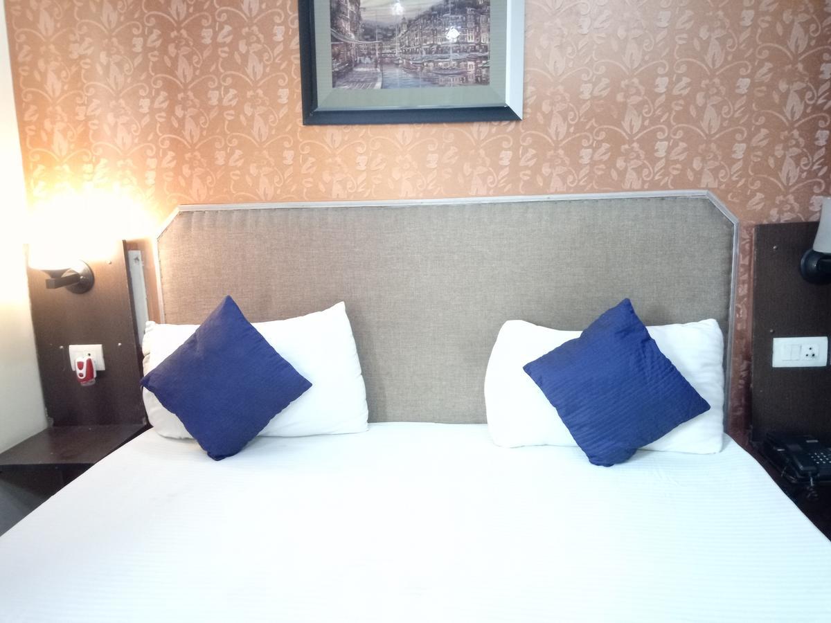 Hotel Samrat Kaushambi Ghaziabad Eksteriør bilde