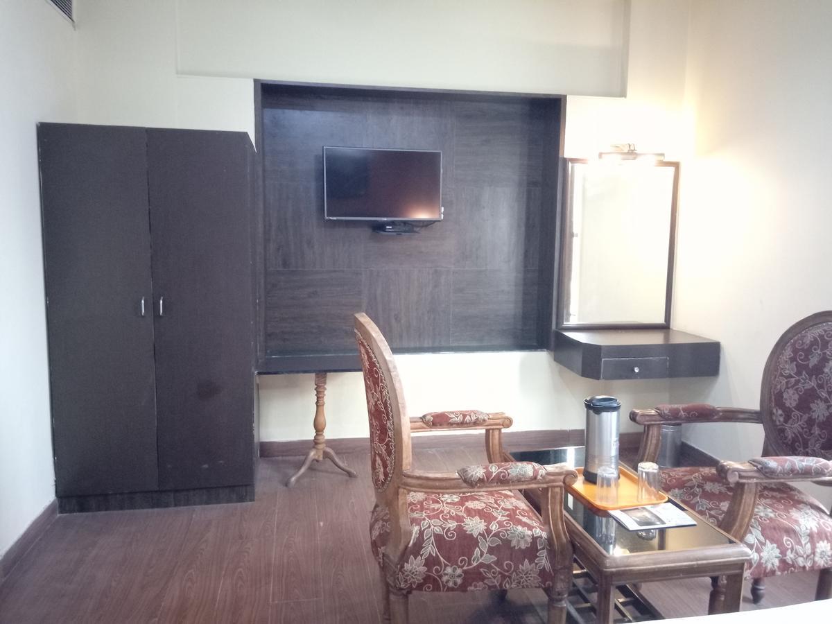 Hotel Samrat Kaushambi Ghaziabad Eksteriør bilde